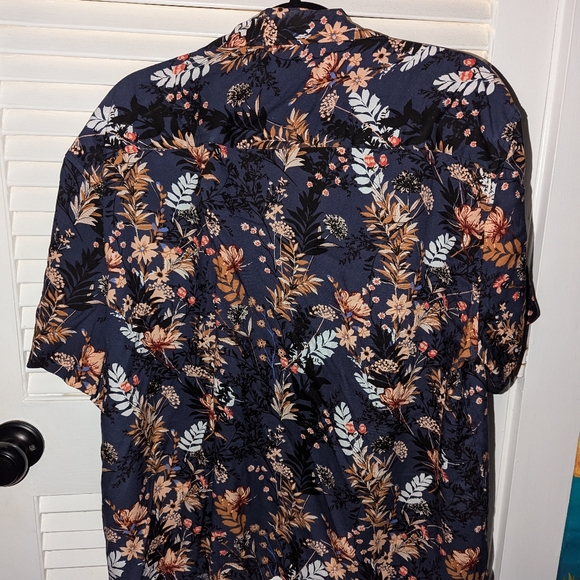 Super Massive floral cropped button up - Picture 4 of 5